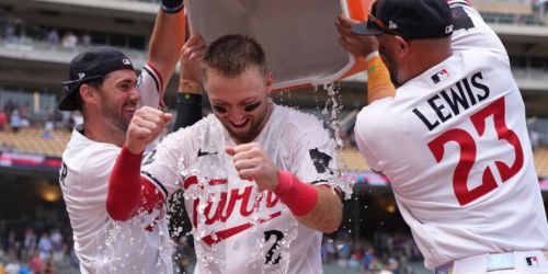 UNREAL! Clemens' two-out, two-strike walk-off grand slam erases three-run deficit