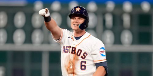 Astros storm back with 11 straight runs in first win of 2026