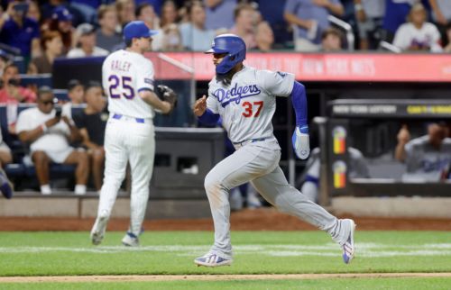 Dodgers best Mets bullpen lefties in series-opening loss