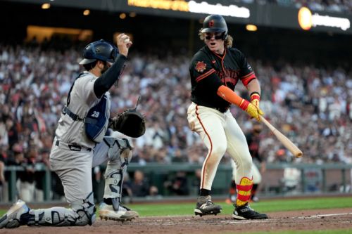 Giants finally on the board