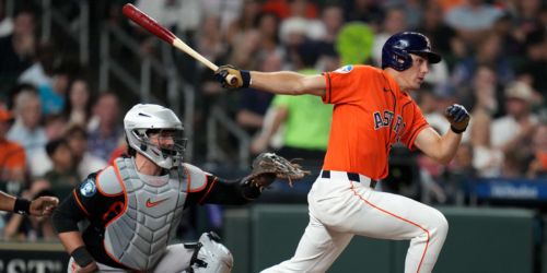 Spence collects first hit in MLB debut as Matthews (knee) heads to IL