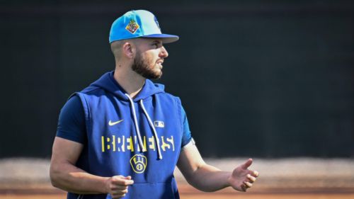 Former Brewers' right-hander left searching for next opportunity after opting out of Yankees deal
