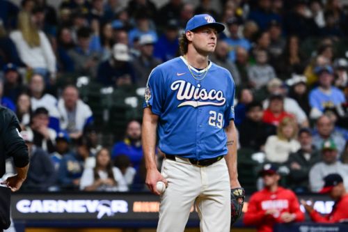 Trevor Megill implodes in ninth inning, Brewers lose 7-3