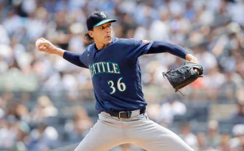 Yankees leave bats at home, drop drowsy finale to Mariners