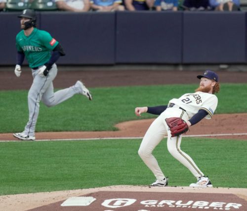 Mariners try again, succeed in 7-5 win over Brewers