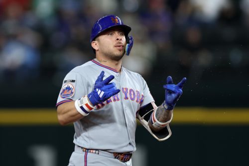 Mets get win against Rangers thanks to runs from Alvarez, Benge