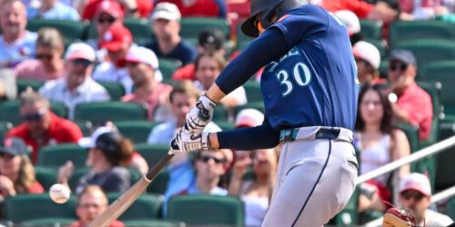 Pitching keeps it close, then Refsnyder's second-chance pinch-hit HR seals sweep