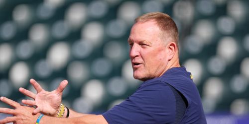 Can't stop Murph: Brewers skipper rejoins club a day after undergoing back surgery