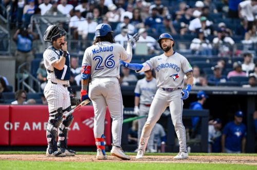 Instant Reaction: Blue Jays hang on for a 4-3 victory to even up the series in New York