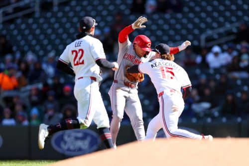 Reds 5, Twins 4: Coming In For a Landing?