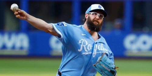 Dobnak, grateful to be in Majors again, spins stellar outing in relief