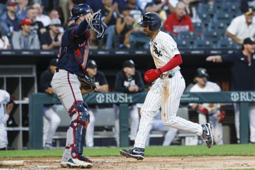 Braves squander Sale start and lose another one-run game to drop series to White Sox