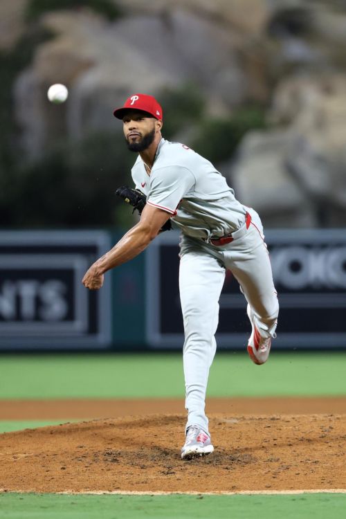 Finding a way: Phillies 4, Angels 2