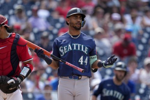 Mariners trounced by Nats 10-1