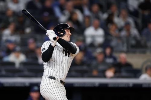 Homer-happy Yankees sting Rays in blowout win