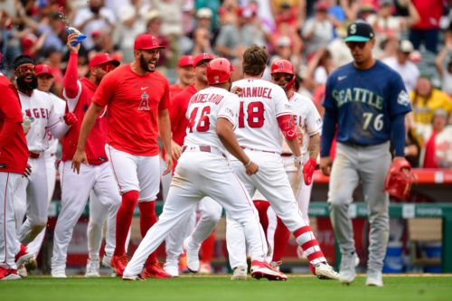 Mariners Lose Battle of the Heavens, Fall to Angels 8-7