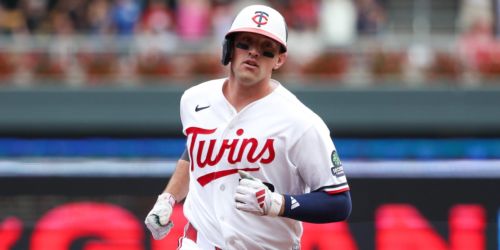 After Lee's slam, Twins offense takes foot off gas as frustrating month continues