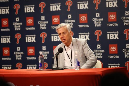 Phillies acquire outfielder in trade with White Sox
