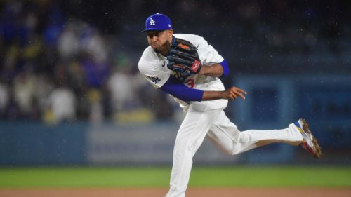 MLB fans are screaming Dodgers favoritism after Edwin Díaz cockfighting drama