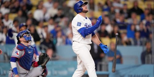 Muncy climbs all-time ranks with historic 3-HR night in LA