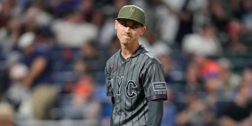 Weaver can't help but smirk after stifling Yankees' bases-loaded threat