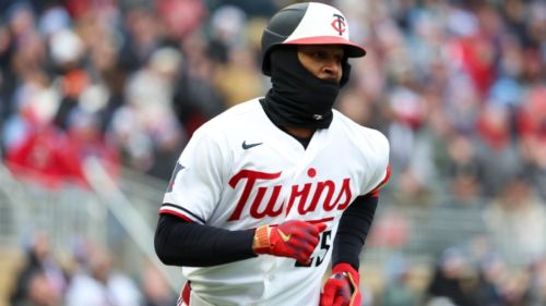 Twins OF Buxton exits with forearm contusion