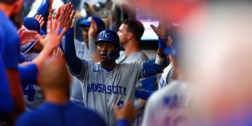 Royals speedster ties MLB record with hit in 12 straight plate appearances
