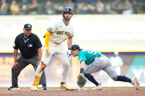 Brewers take rubber match over Mariners, 7-4