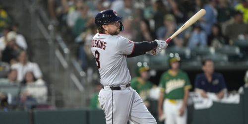 'Gonna be a memory for life': Sacramento native Hoskins has big night at old stomping grounds