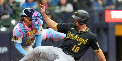 Gritty Pirates prove they're unlike recent squads with resilient extra-innings win