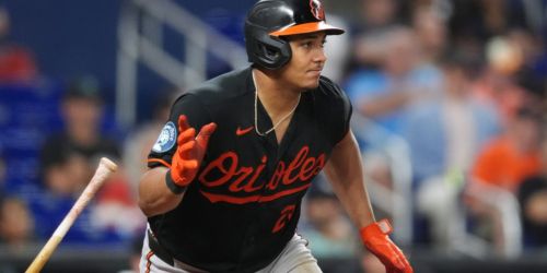 Basallo flirts with cycle as O's chase Alcantara before mounting late rally