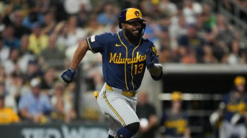 Brewers' recently released infielder lands new opportunity with Padres