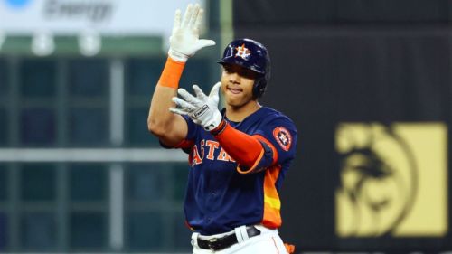 Astros' Peña returns after missing Opening Day