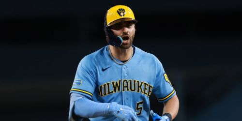 Brew Crew rallies in 9th to stun Dodgers: 'That's Brewers baseball right there'