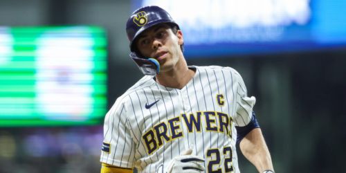 Cap Yeli! Yelich first to wear 'C' as captain in Brewers' history