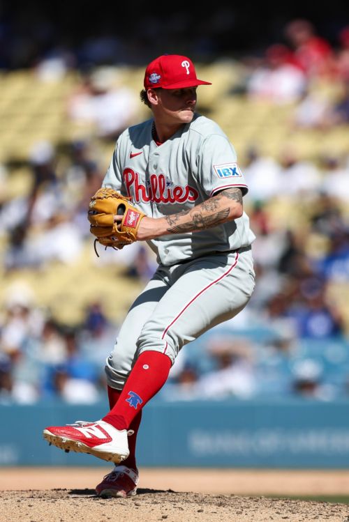 Royals acquire right-handed reliever Nolan Hoffman