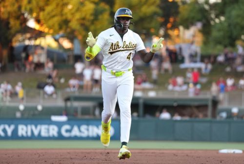 Red Sox Edge A’s 4-2 in Extra-inning Heartbreaker