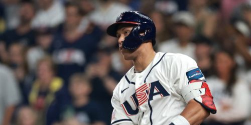 Judge throws a laser, then hits one to spark USA vs. Mexico