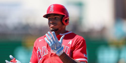 Moore back in Angels' lineup; Schanuel, Meckler to injured list