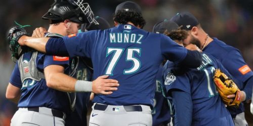 Muñoz avoids serious knee injury