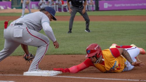 Traded Phillies prospect still among top young catchers despite struggles with Twins