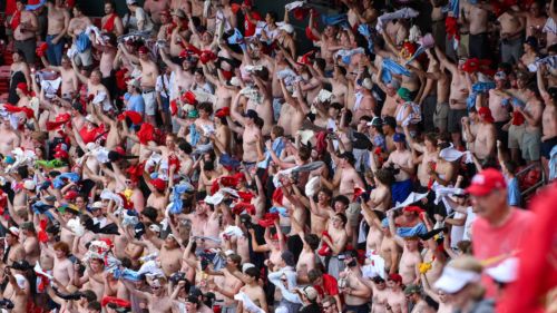"Tarps off" phenomenon reaches ridiculous new heights during Cardinals-Rangers game