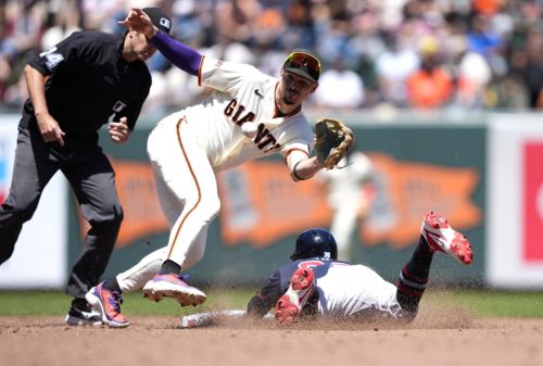 Braves blunders overshadow Sale’s strong start in another Giants series loss