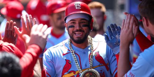 Cards crack 3 HRs in 7th -- all with 2 outs! -- to rout Twins