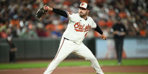 O's reliever Akin undergoes Tommy John surgery