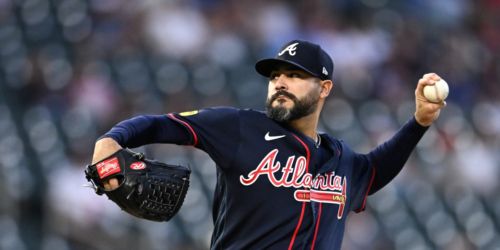 Pérez recovers from 1st inning stumble to deliver solid start in Braves' loss