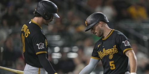Reynolds' two HRs, Lowe's go-ahead blast lead Pirates' comeback win