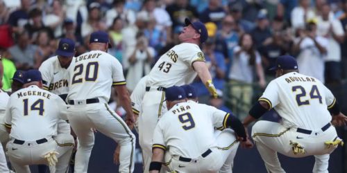 Randy Wolf, 49, finally checked 'Brewers HR' off bucket list. His alumni teammates went wild