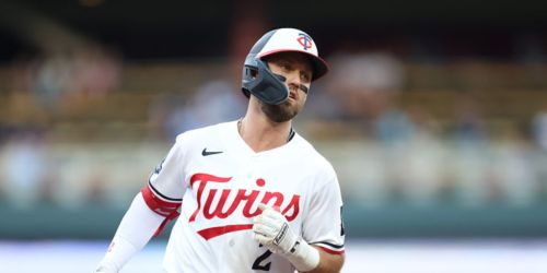 Clemens shows off power, sparkling defense vs. Royals