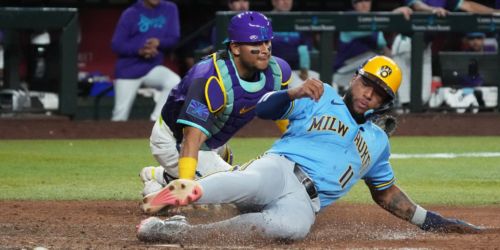 D-backs giveth (late error) and taketh away (Gurriel's slick robbery)